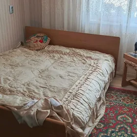кровать