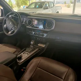 Toyota Tacoma 2018