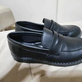 продаются туфли школьные