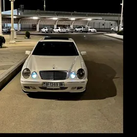 Mercedes-Benz E320 2002