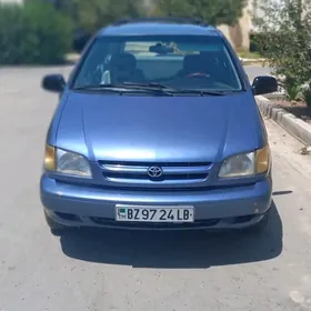 Toyota Sienna 2000
