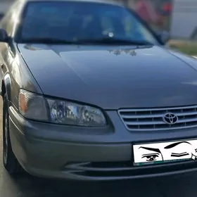 Toyota Camry 2000