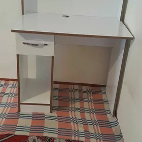 Kompýuter mebeli