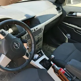Opel Astra 2008