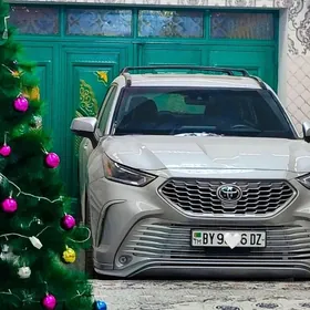 Toyota Highlander 2021