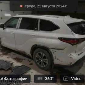 Toyota Highlander 2021