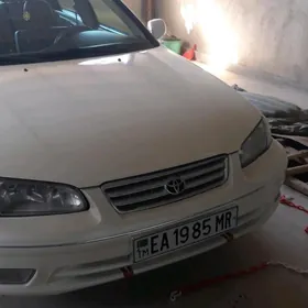 Toyota Camry 2001