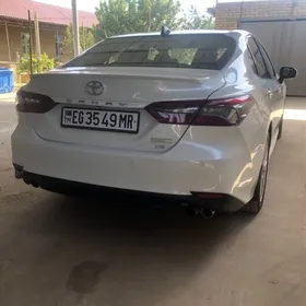 Toyota Camry 2021