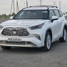 Toyota Highlander 2021