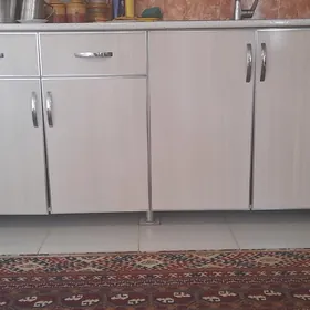 kuhni garnatur