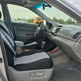 Toyota Camry 2004