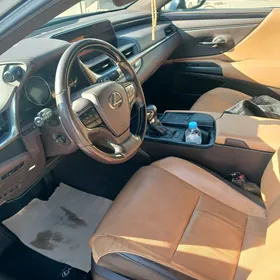 Lexus ES 350 2019