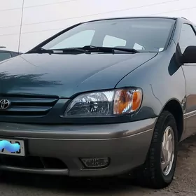 Toyota Sienna 2000