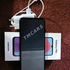SAMSUNG M13