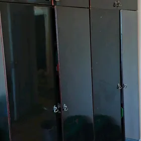 шифонер и кровать