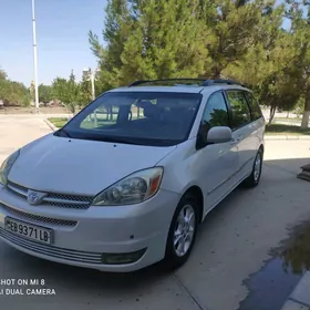 Toyota Sienna 2004