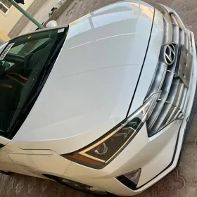 Hyundai Elantra 2020