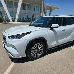 Toyota Highlander 2021