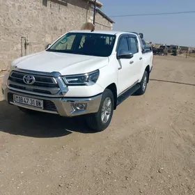 Toyota Hilux 2022