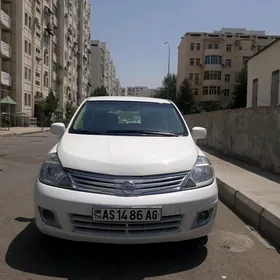 Nissan Versa 2011