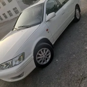 Toyota Camry 2000