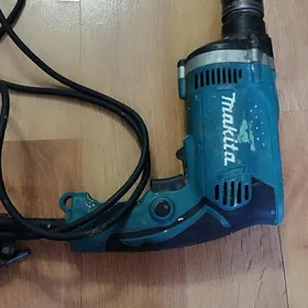 Дрель Makita