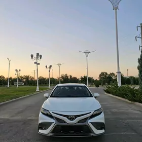 Toyota Camry 2022