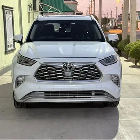 Toyota Highlander 2021
