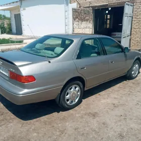 Toyota Camry 2001
