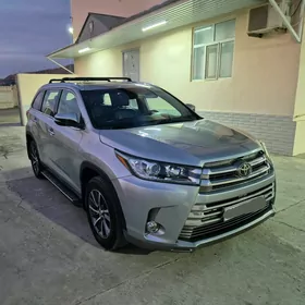 Toyota Highlander 2019