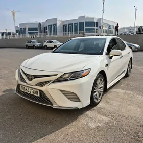 Toyota Camry 2018