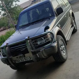 Mitsubishi Pajero 1993