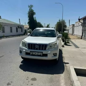 Toyota Land Cruiser Prado 2011