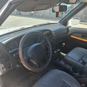 Nissan Pathfinder 1997
