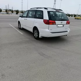 Toyota Sienna 2004