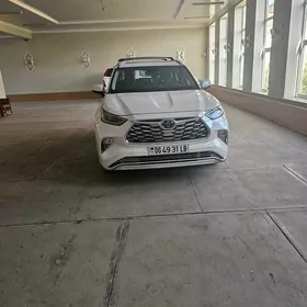 Toyota Highlander 2020