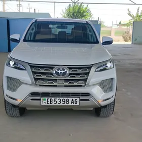 Toyota Fortuner 2024