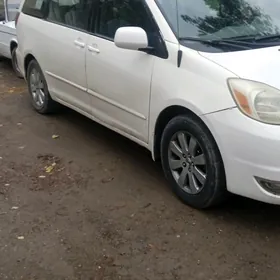 Toyota Sienna 2004