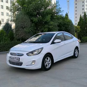 Hyundai Accent 2011