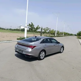 Hyundai Elantra 2022