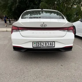 Hyundai Elantra 2021