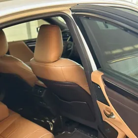 Lexus ES 350 2020