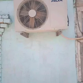 AUX