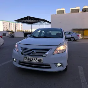 Nissan Versa 2012
