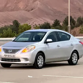 Nissan Versa 2011