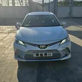 Toyota Camry 2021
