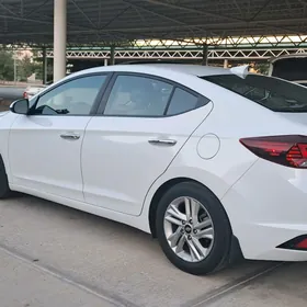 Hyundai Elantra 2020