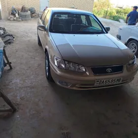Toyota Camry 2001