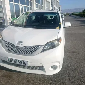 Toyota Sienna 2012