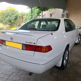 Toyota Camry 2001